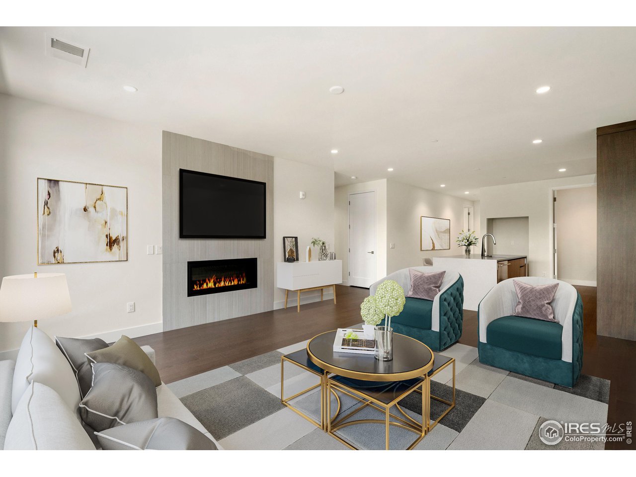 205 E 6th St 303
