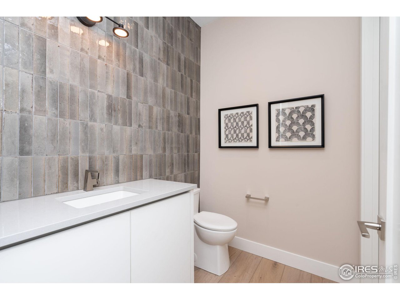 205 E 6th St 401