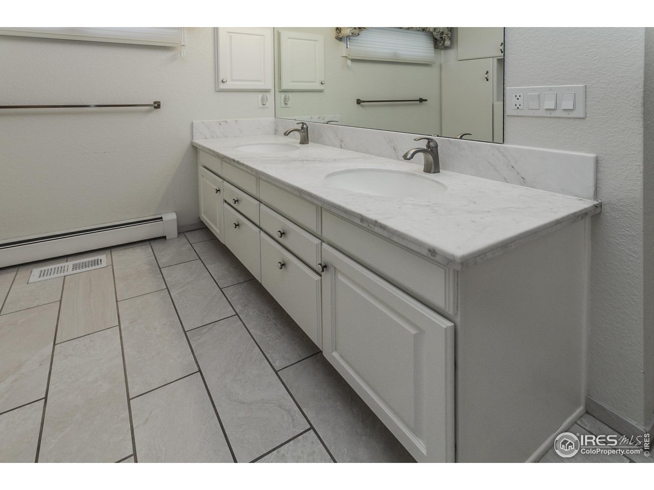 1137 Doral Pl