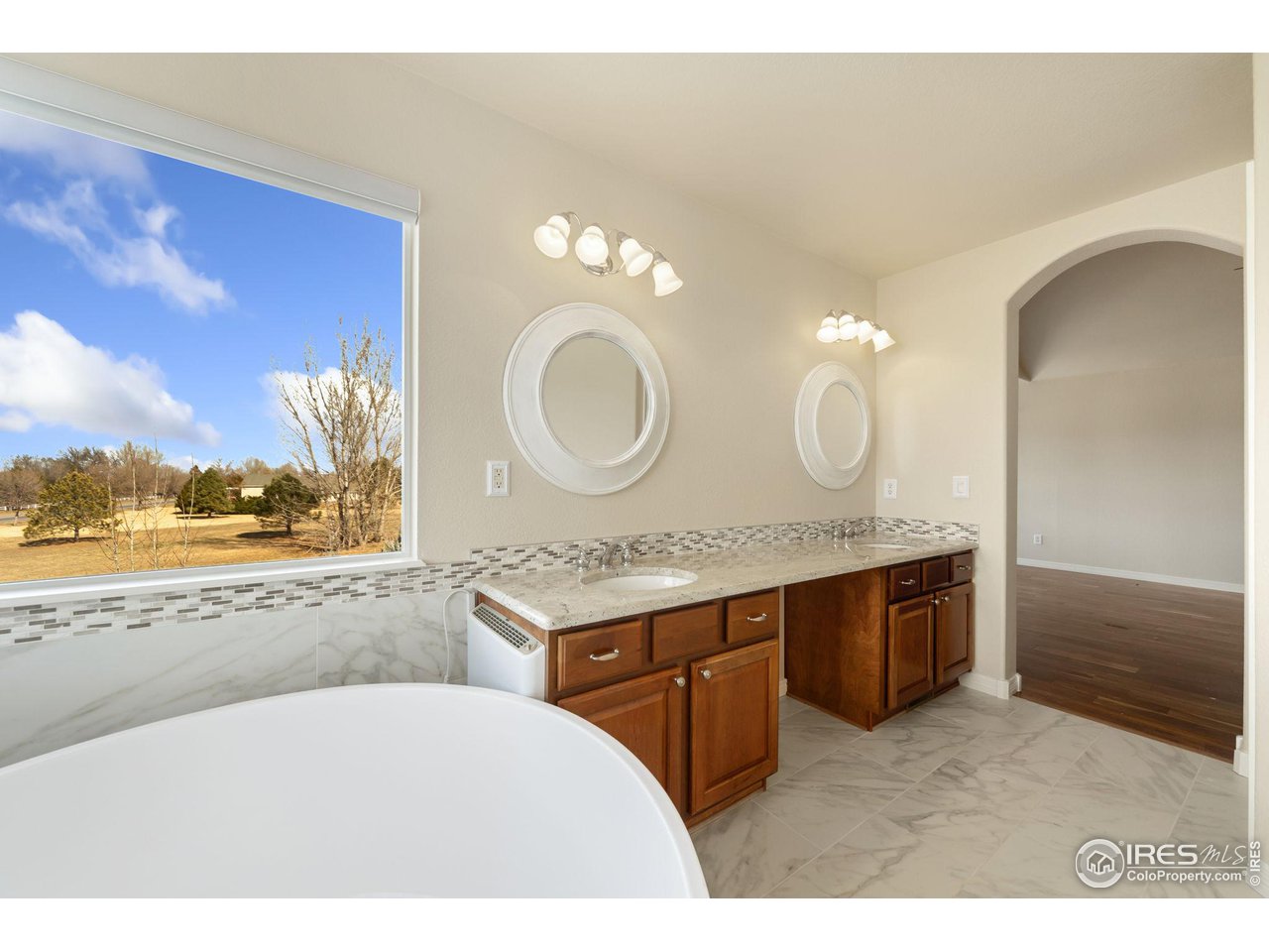8388 Castaway Dr