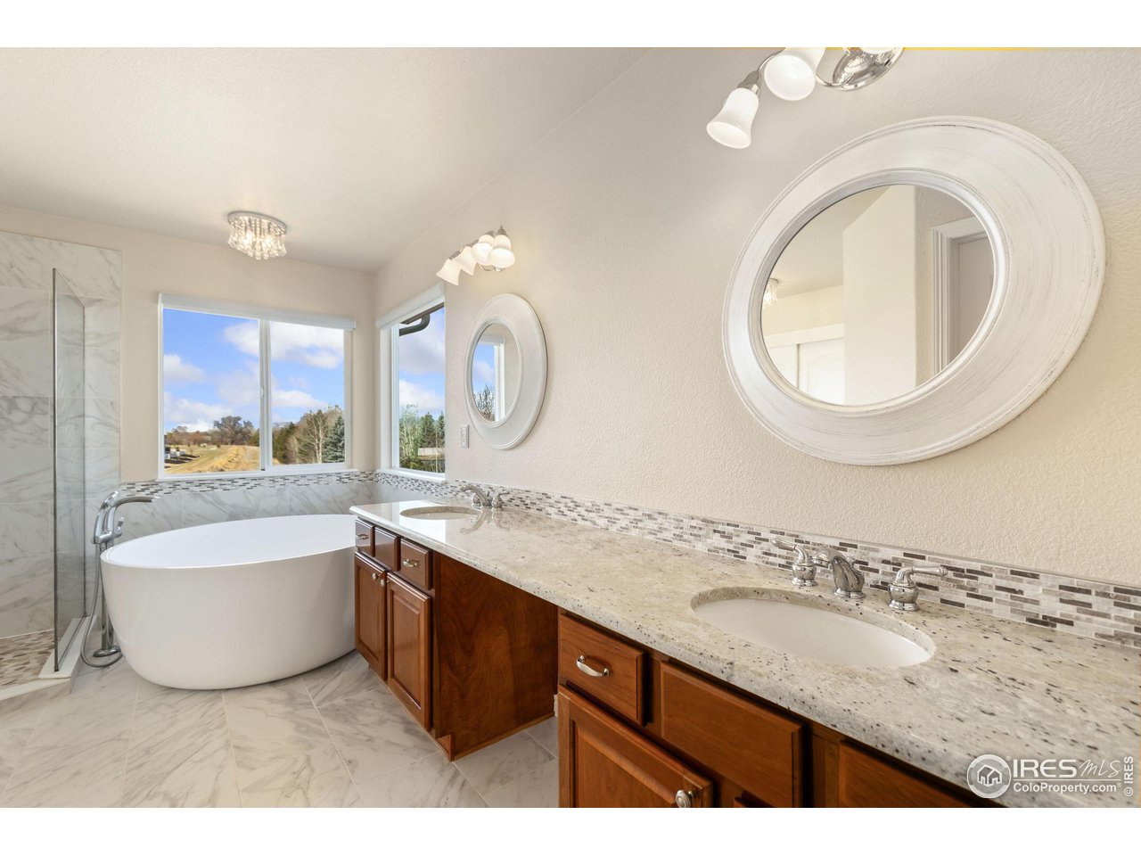 8388 Castaway Dr