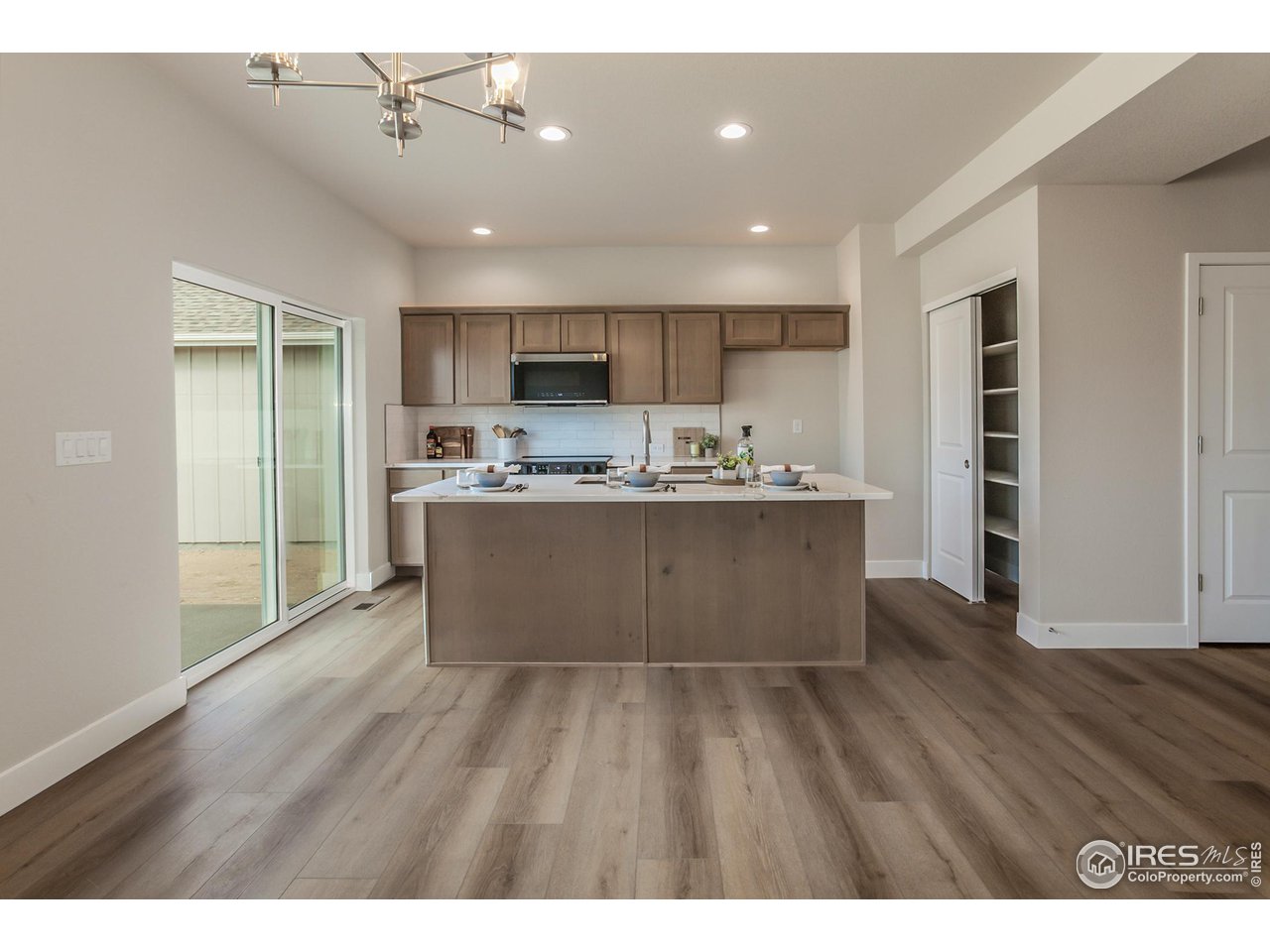 4777 Whistler Dr