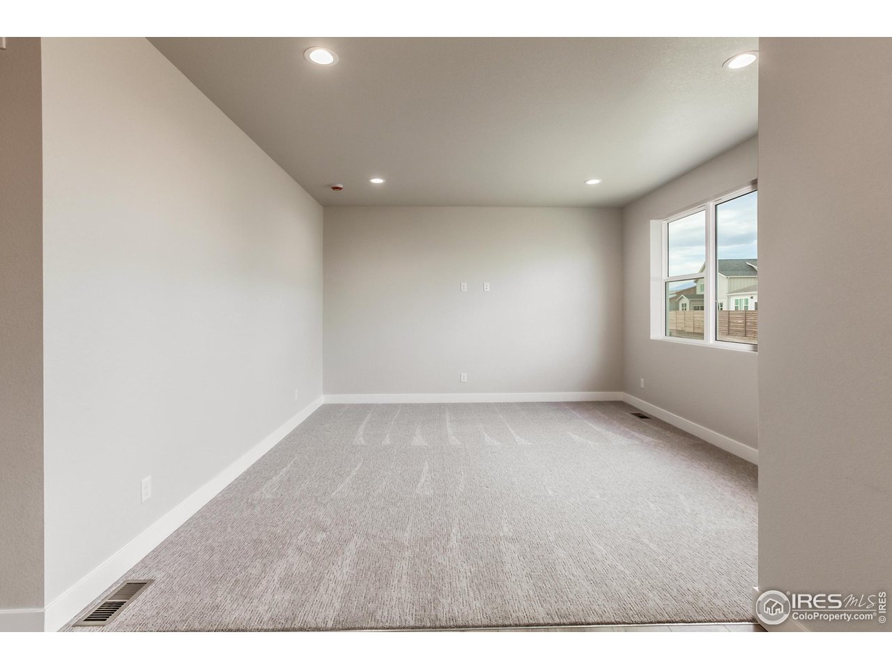 4777 Whistler Dr