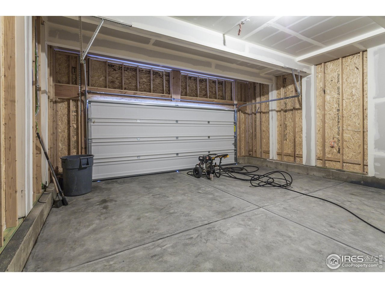 1206 105th Ave Ct