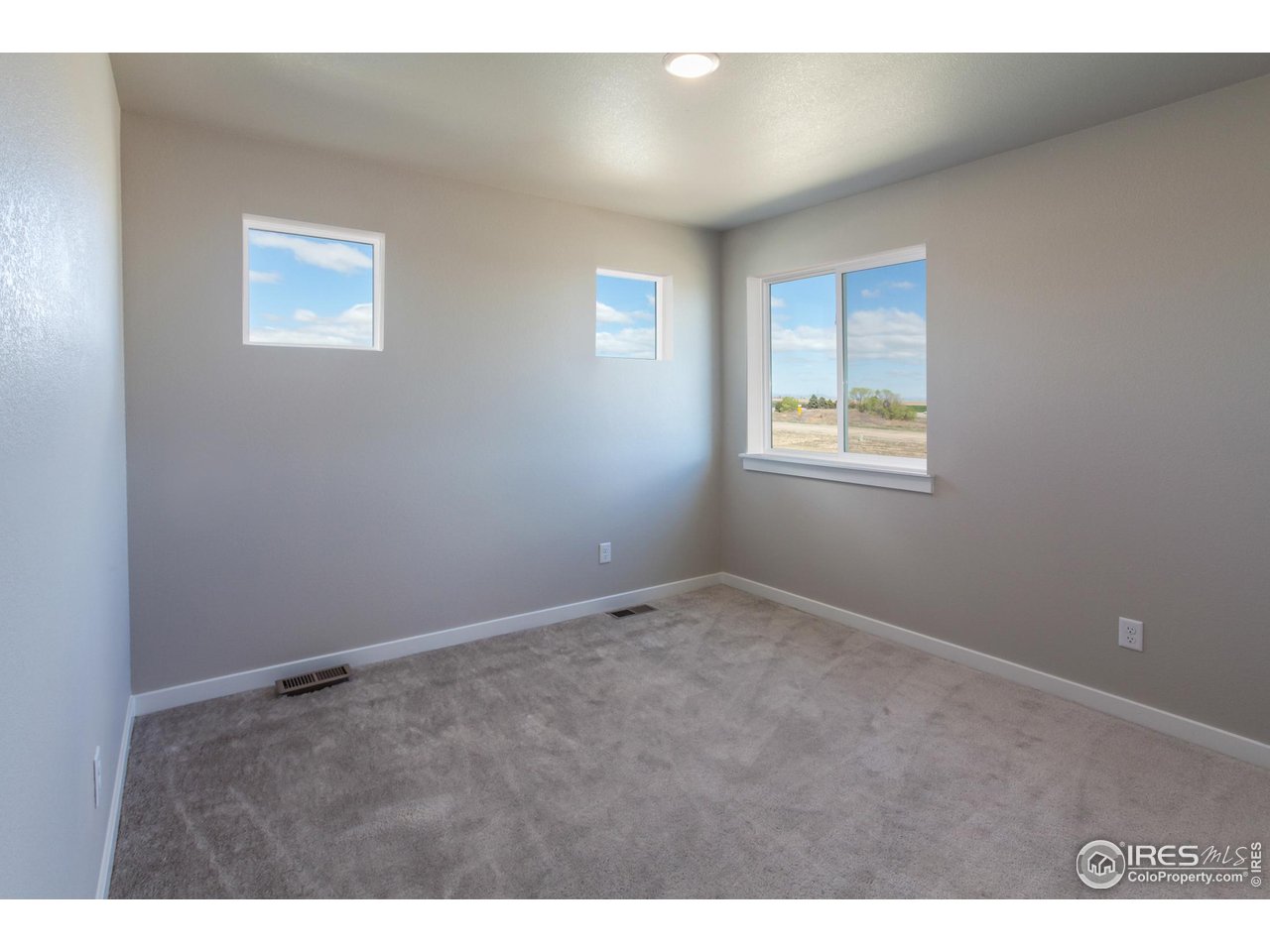 1206 105th Ave Ct
