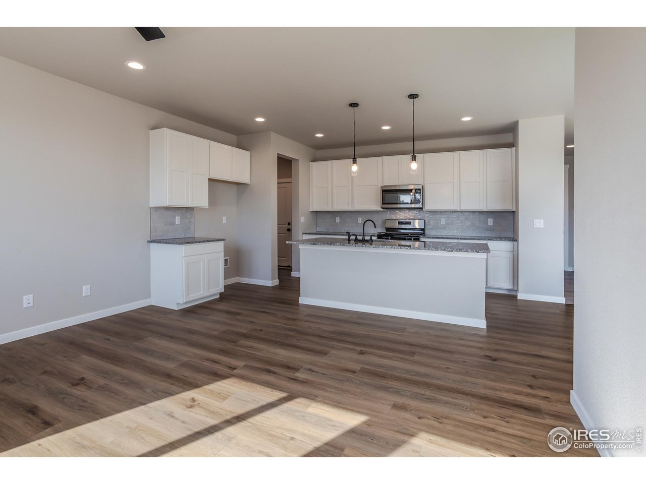 1206 105th Ave Ct
