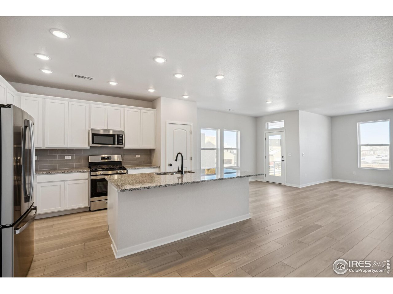 6355 Elk Pass Ln