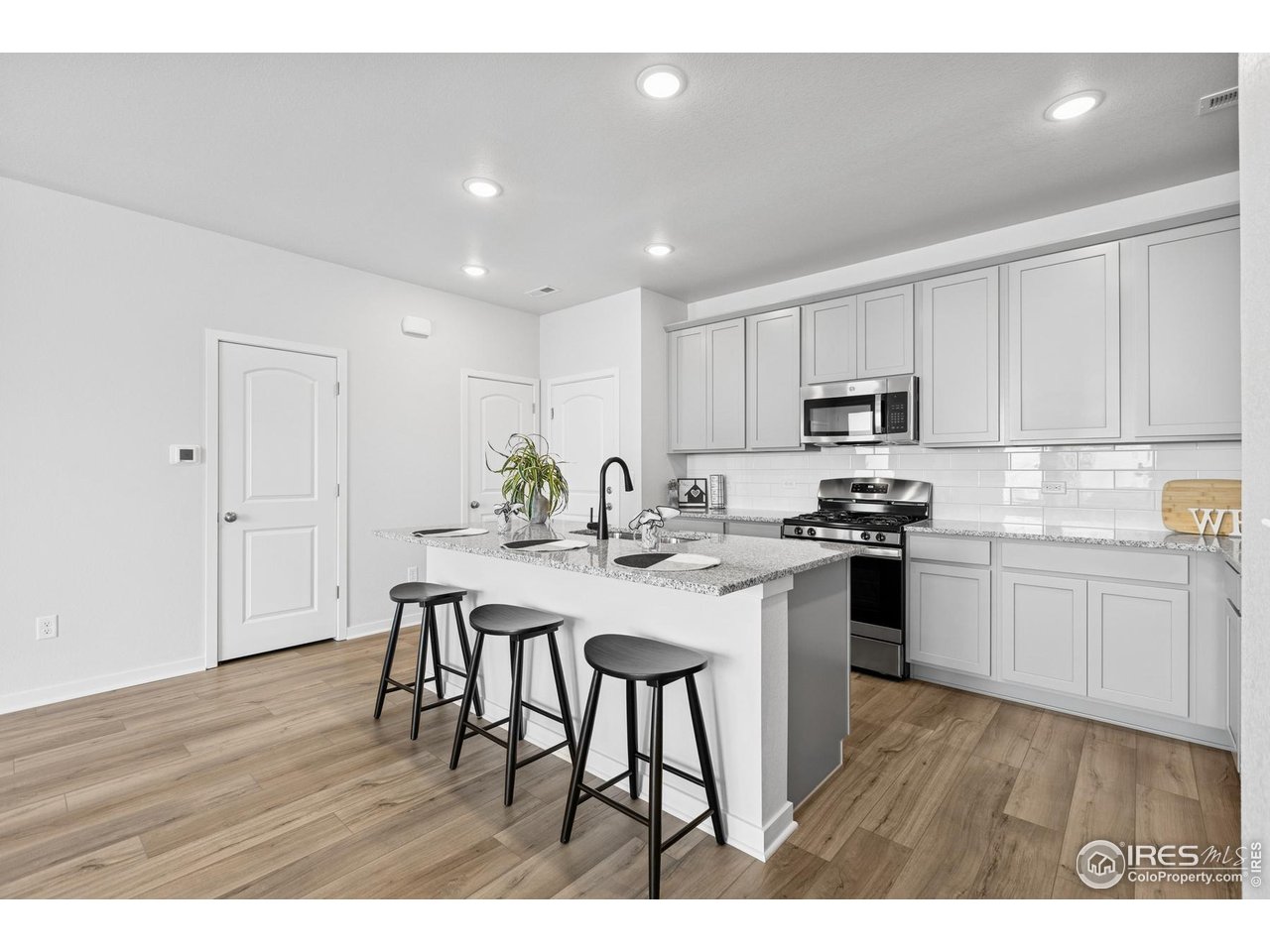 6354 Deerfoot Dr