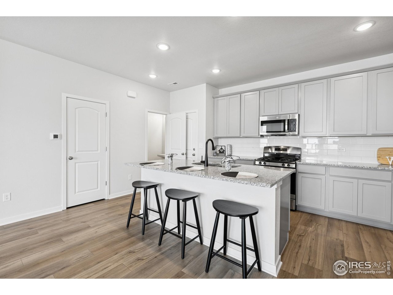 6354 Deerfoot Dr