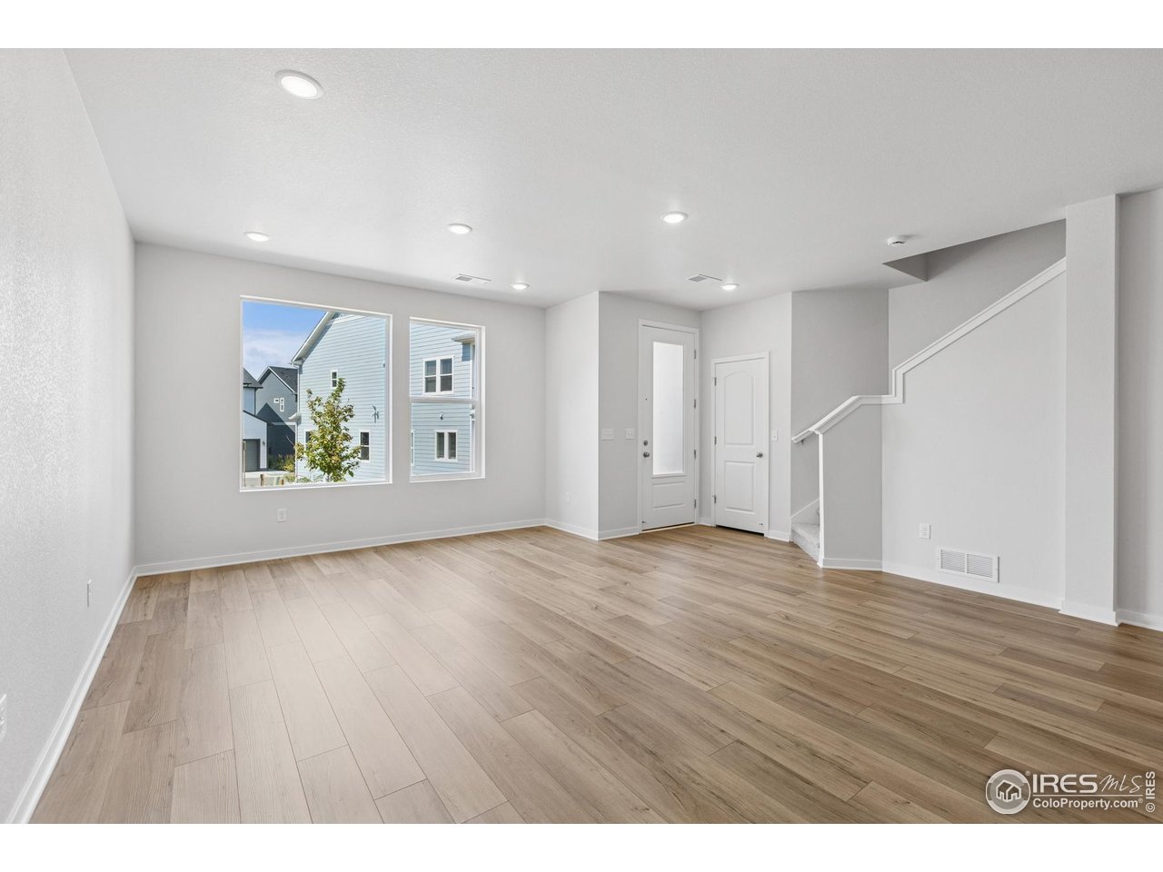 6354 Deerfoot Dr