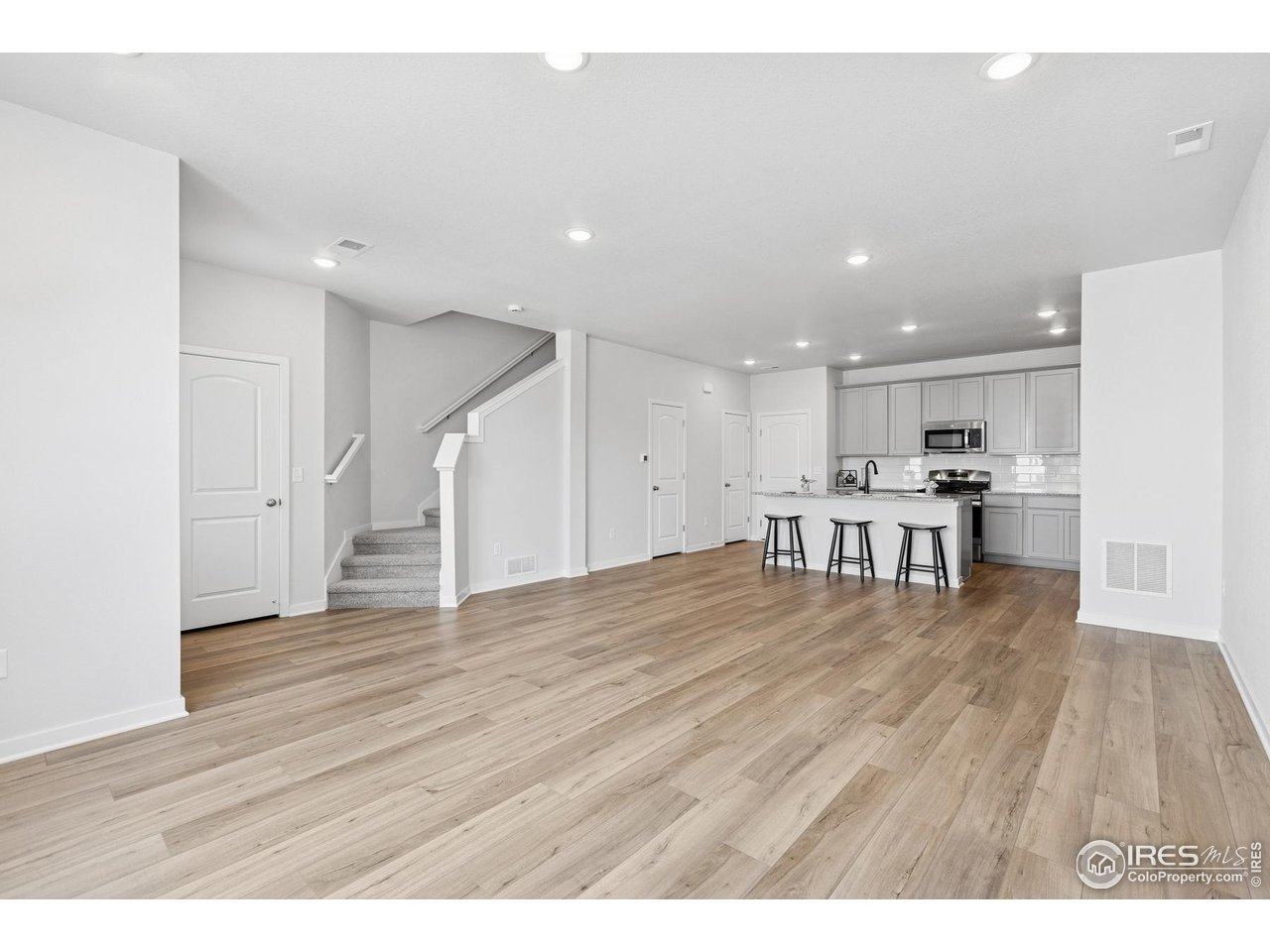 6354 Deerfoot Dr