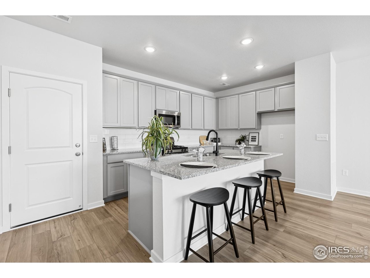 6354 Deerfoot Dr