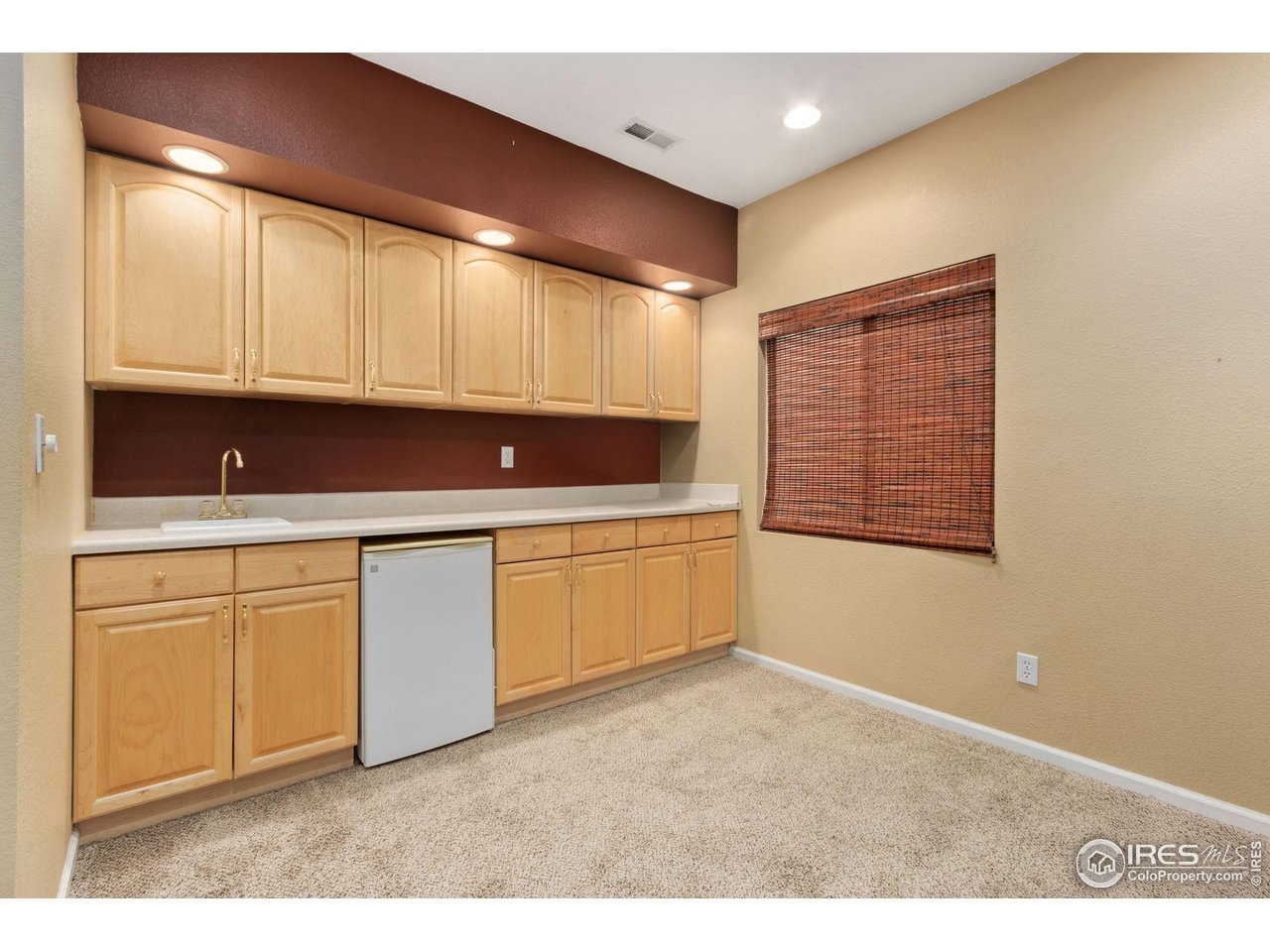 820 Courtenay Cir