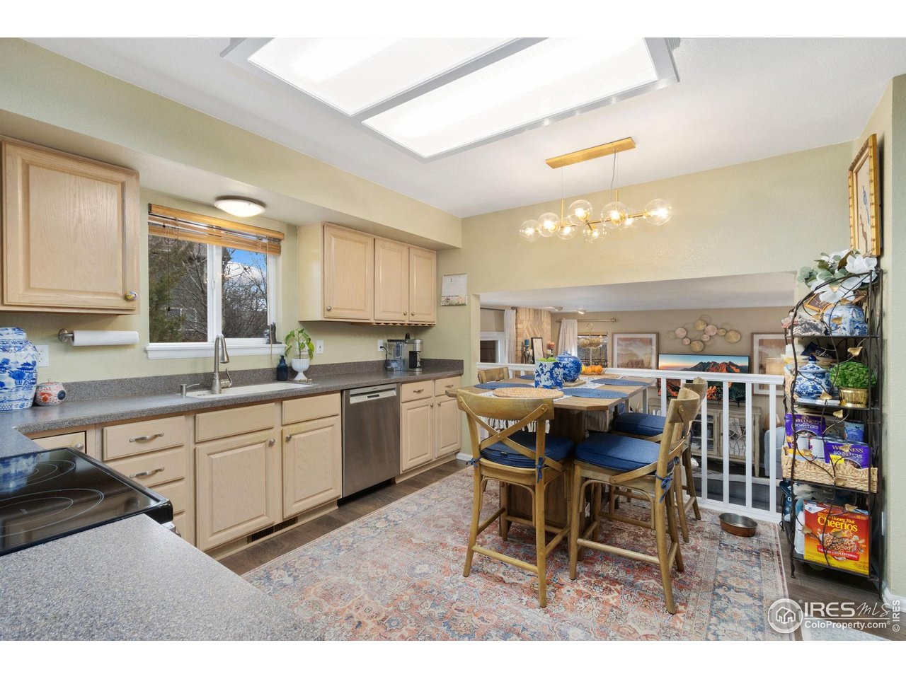 820 Courtenay Cir