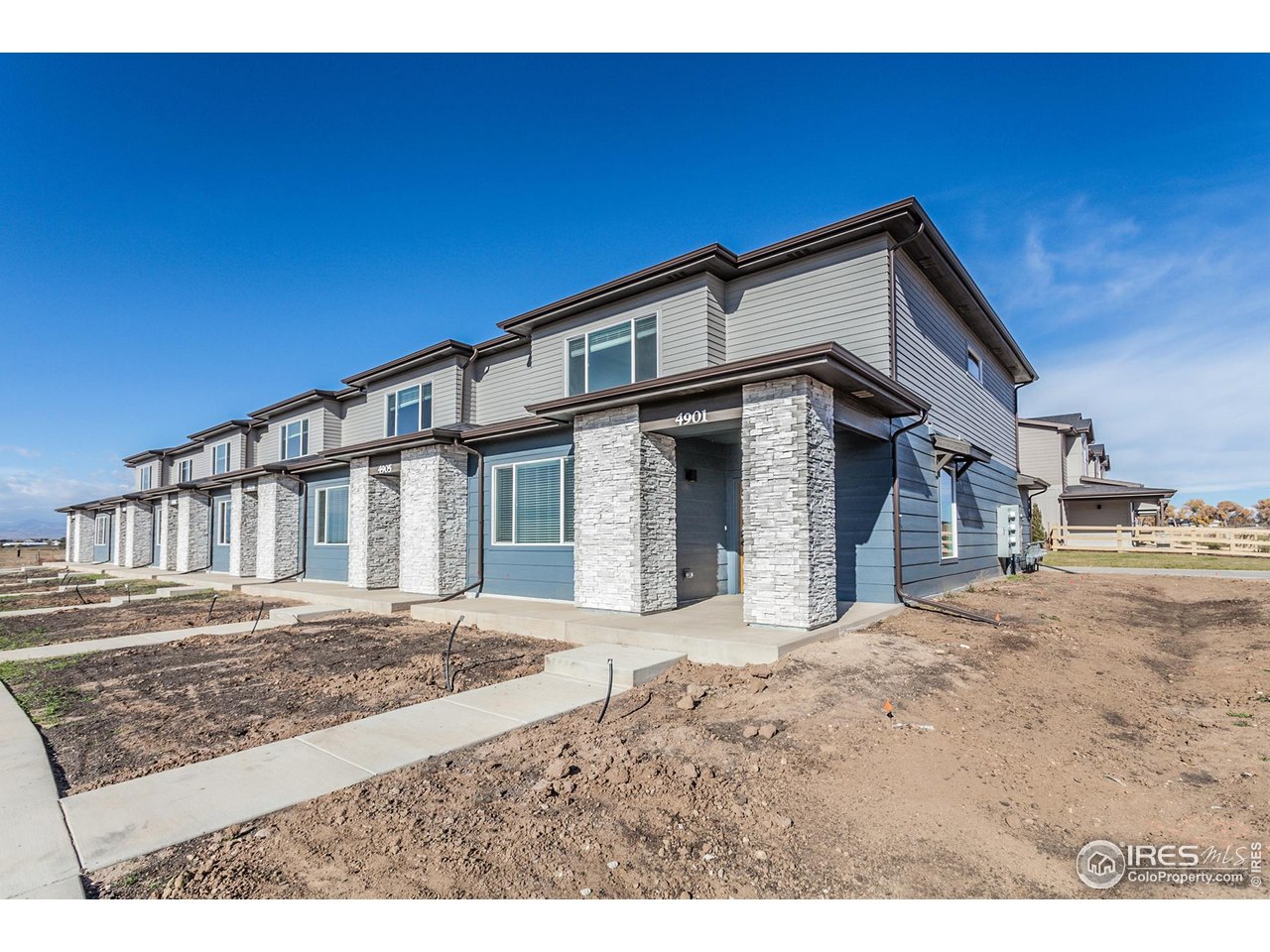 4905 Autumn Leaf Dr