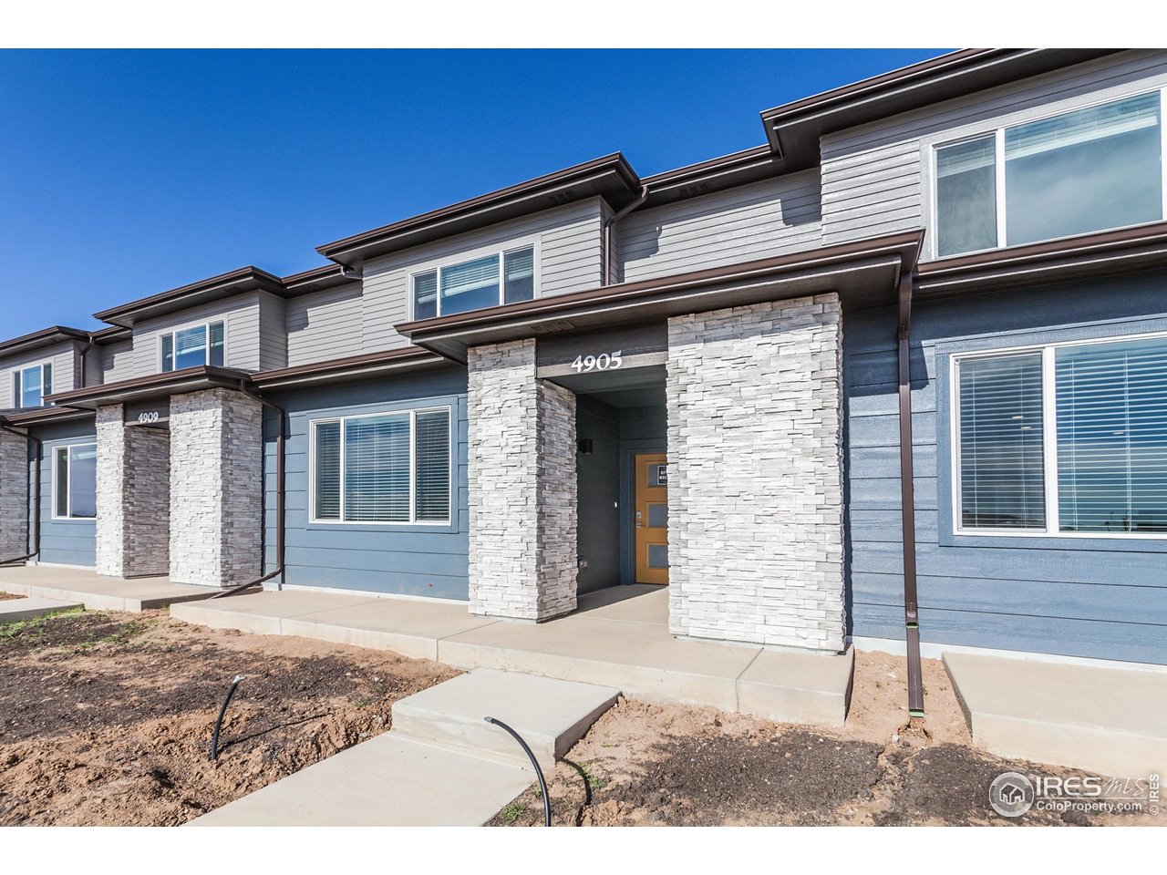 4905 Autumn Leaf Dr