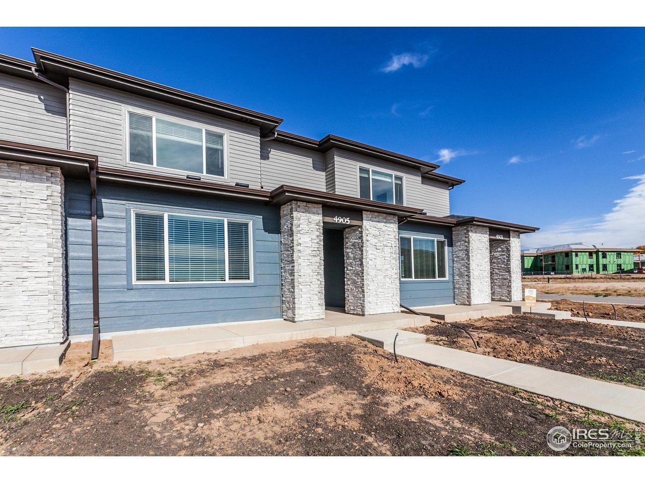 4905 Autumn Leaf Dr
