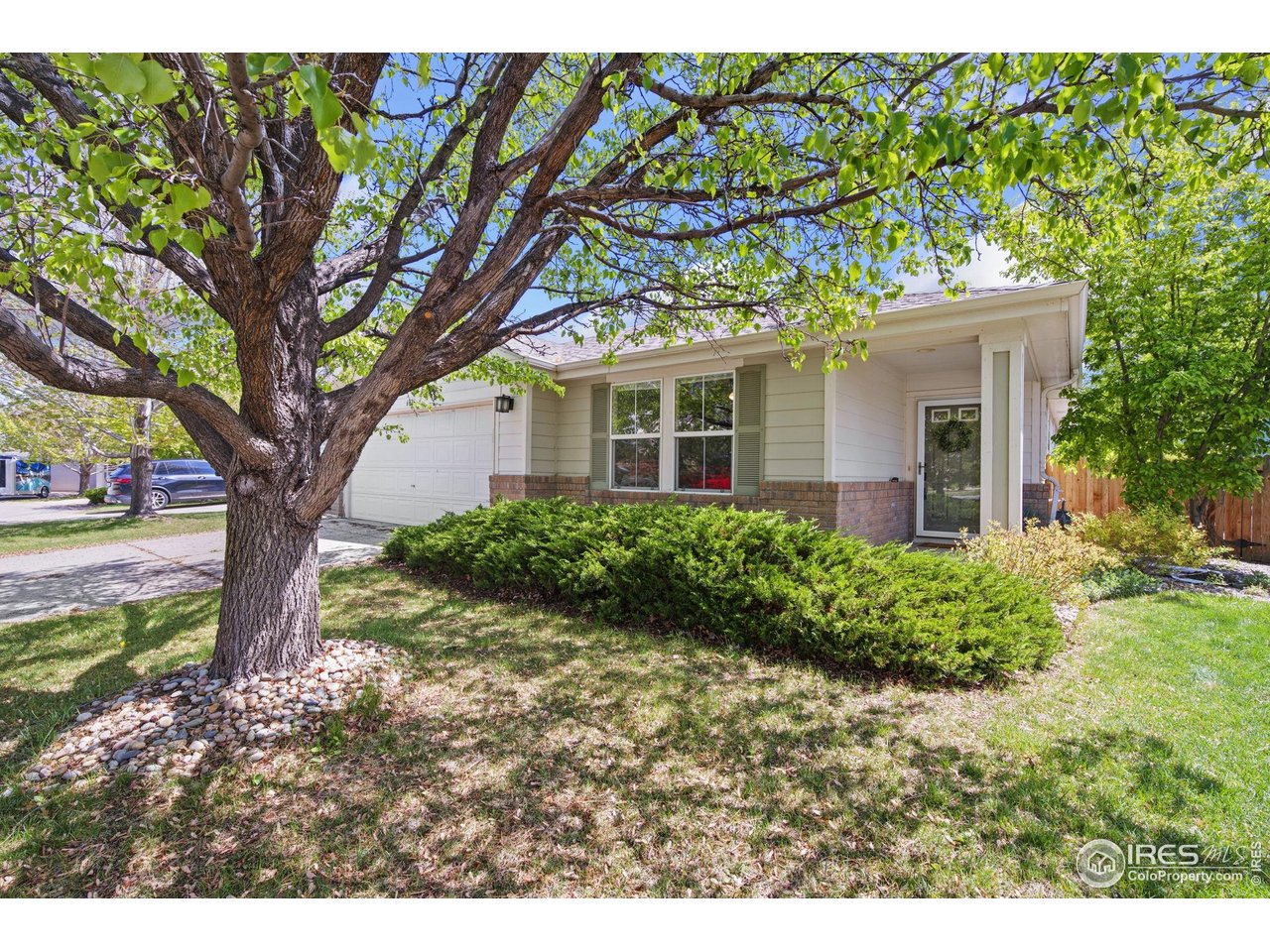 6926 Autumn Ridge Dr