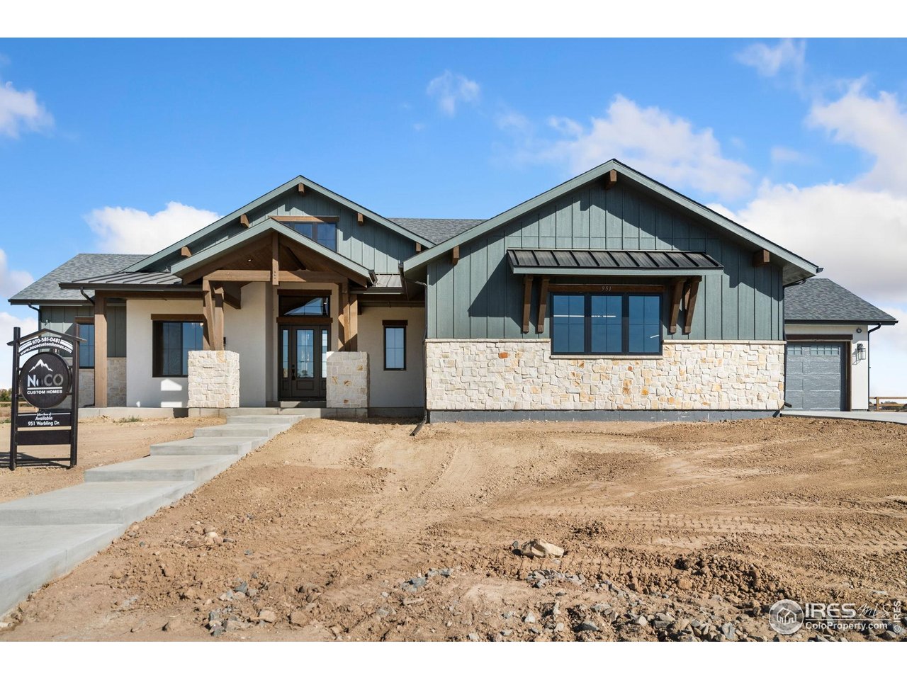 951 Warbling Dr