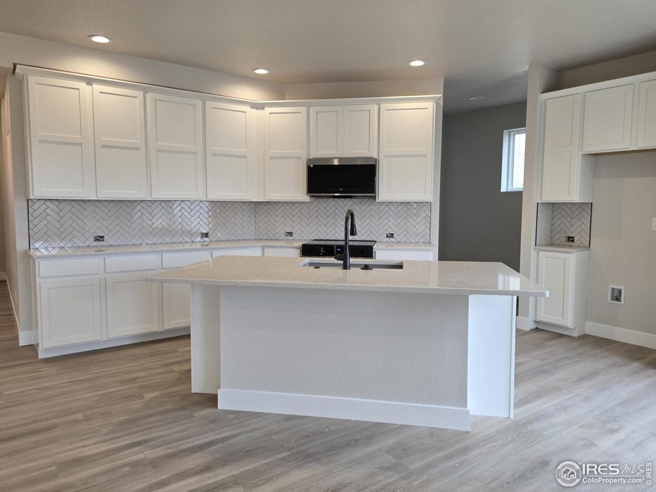 4711 Whistler Dr