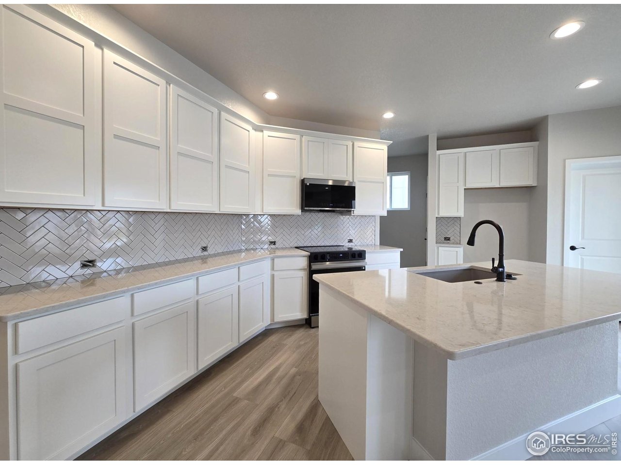4711 Whistler Dr