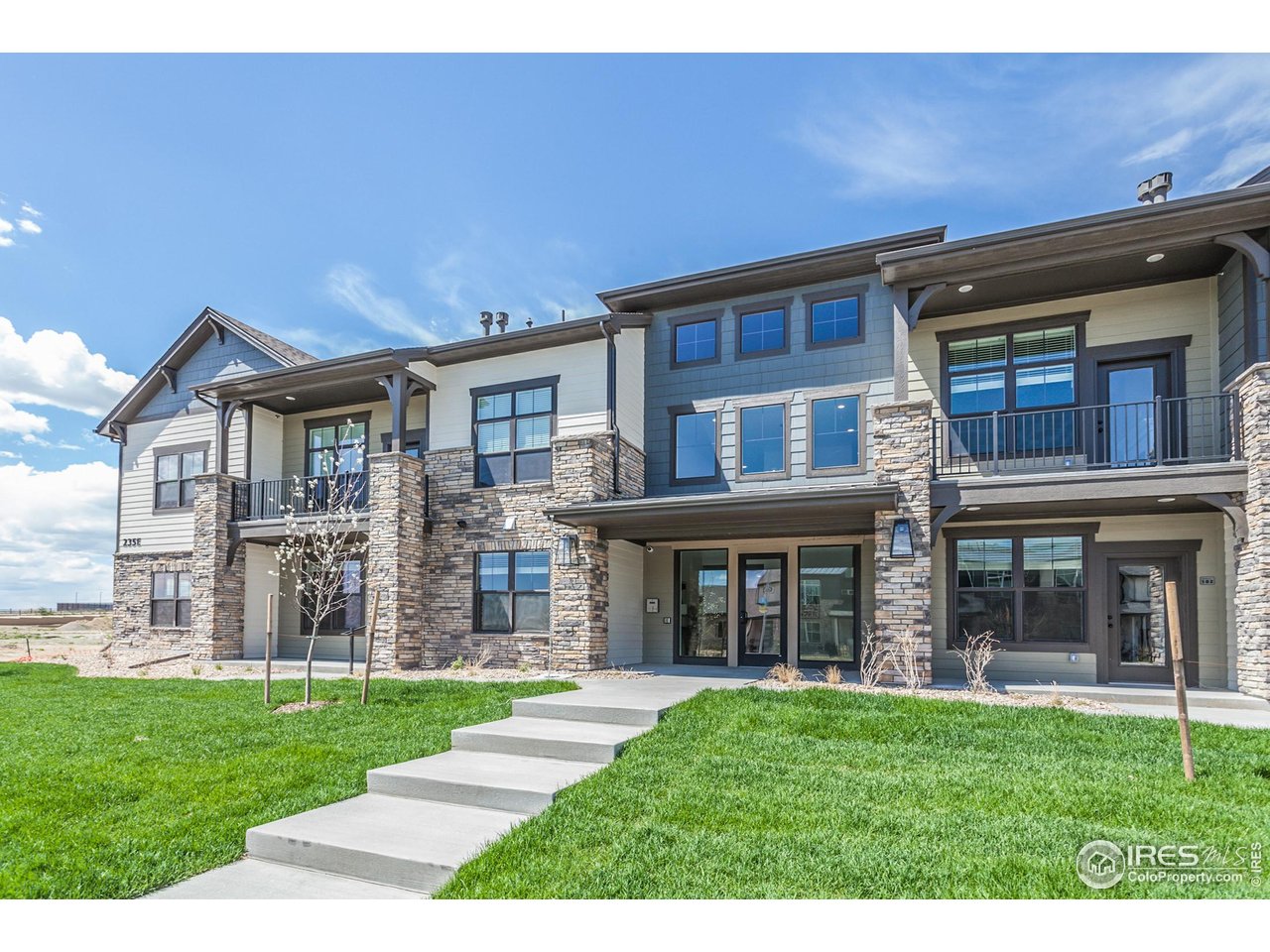235 High Point Dr E-205
