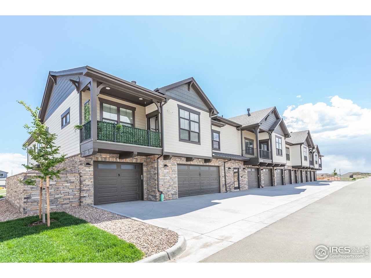 235 High Point Dr E-205