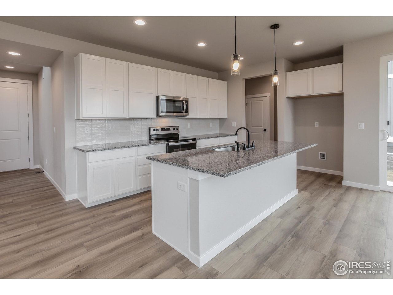 1219 105th Ave Ct
