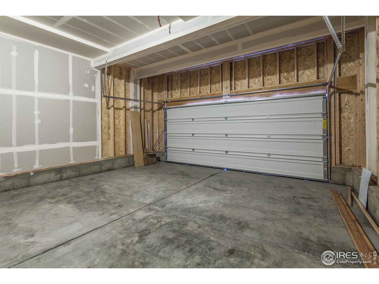 1219 105th Ave Ct