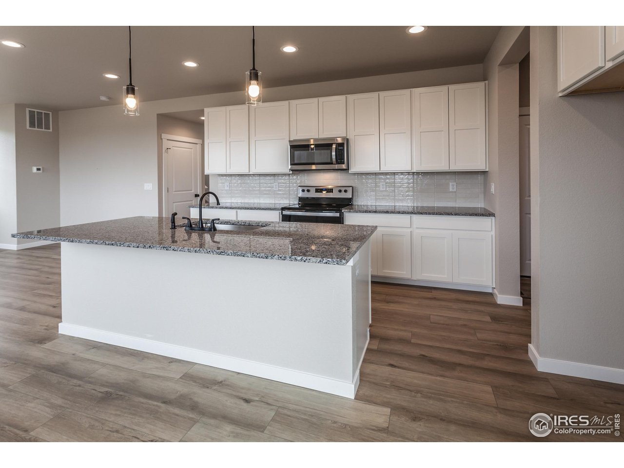 1219 105th Ave Ct