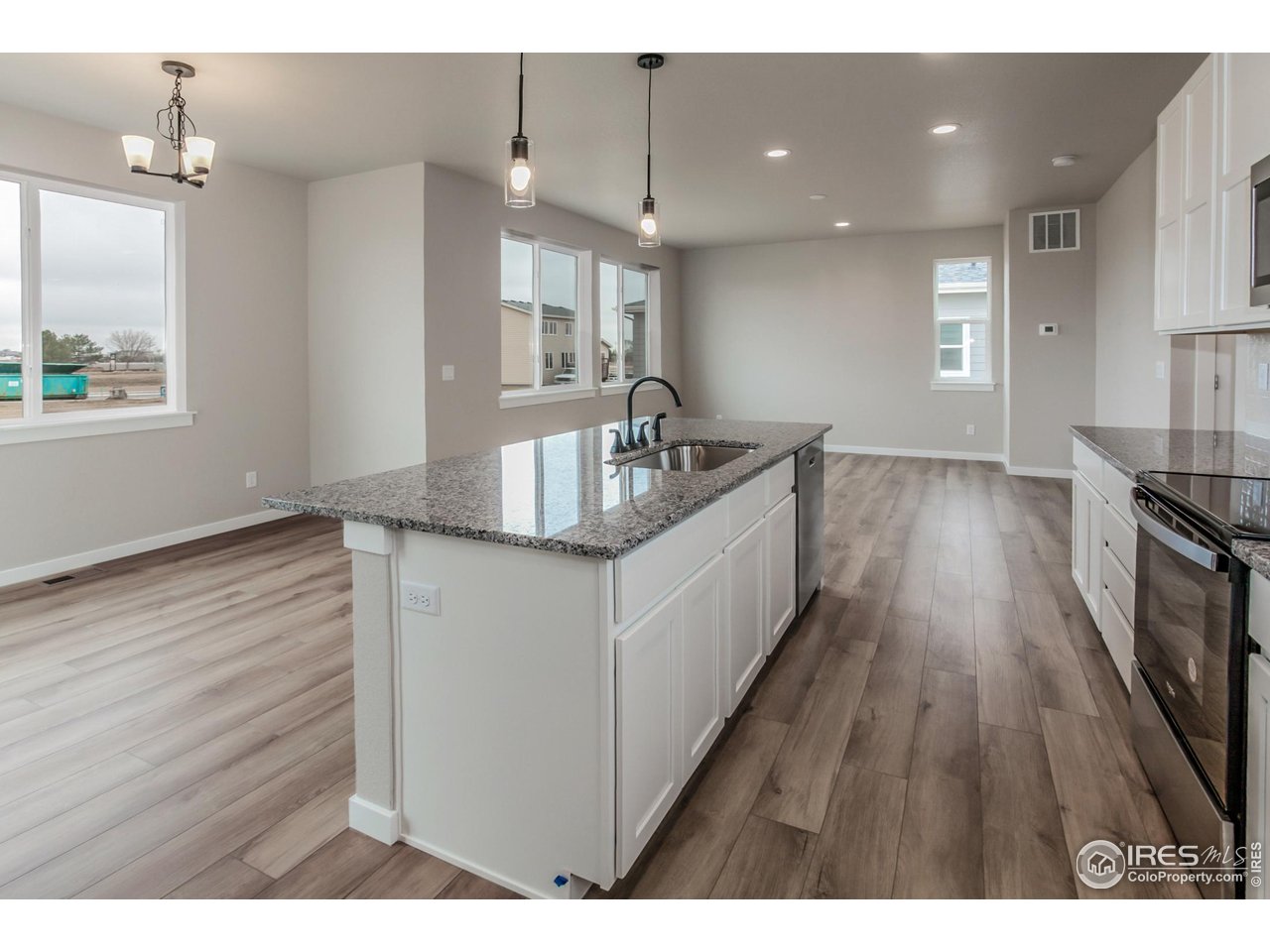 1219 105th Ave Ct