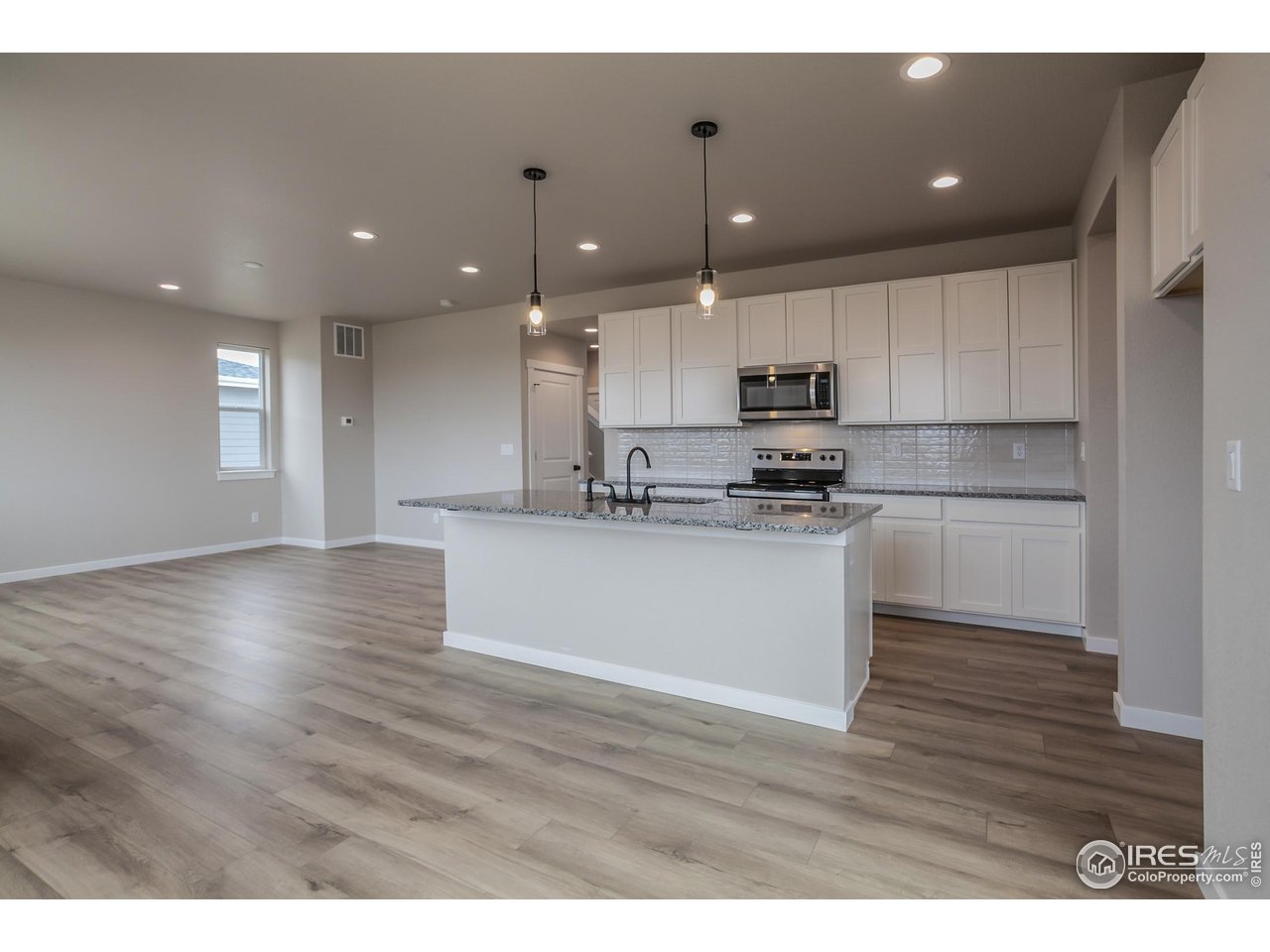 1219 105th Ave Ct
