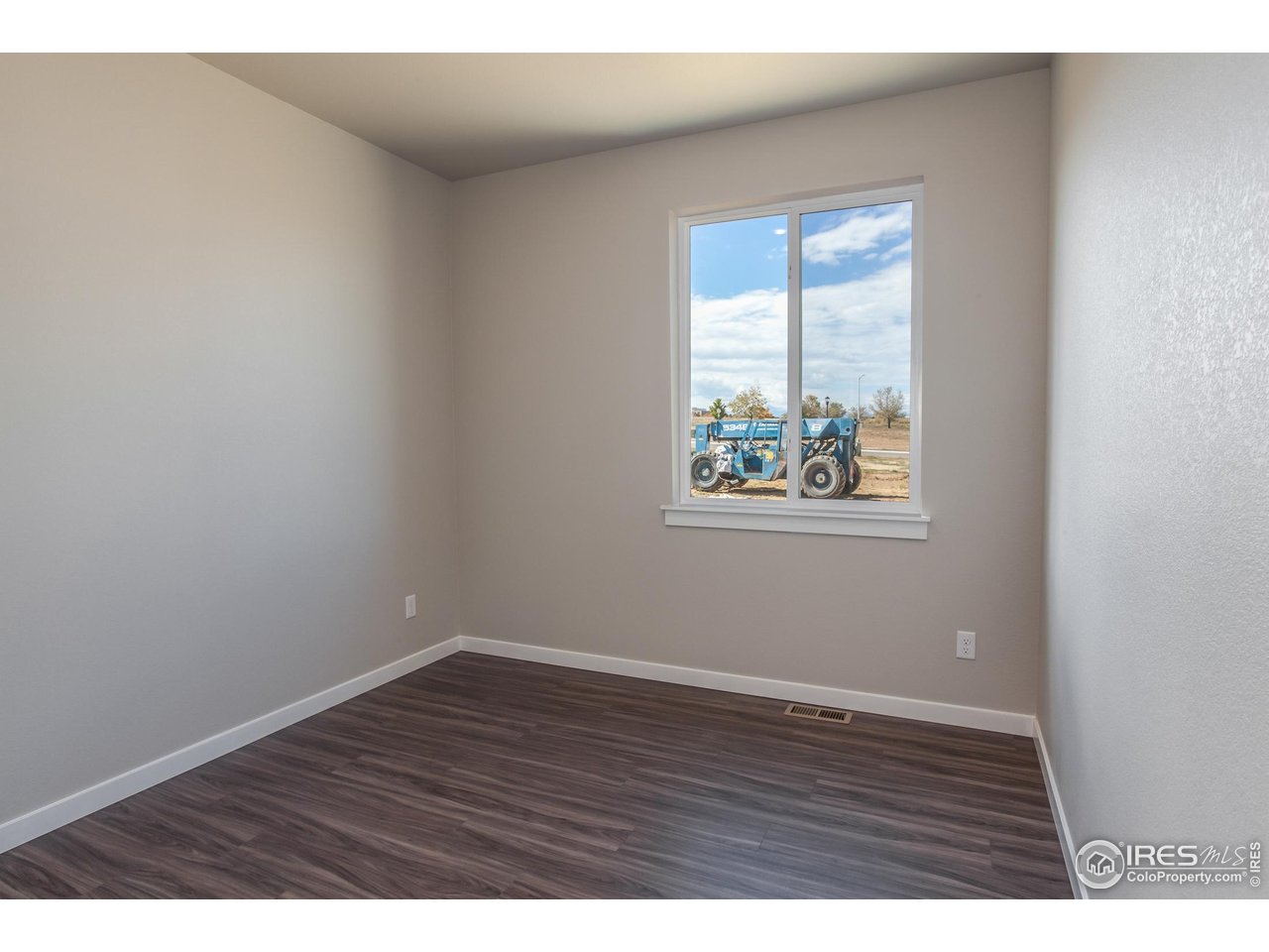 1211 105th Ave Ct