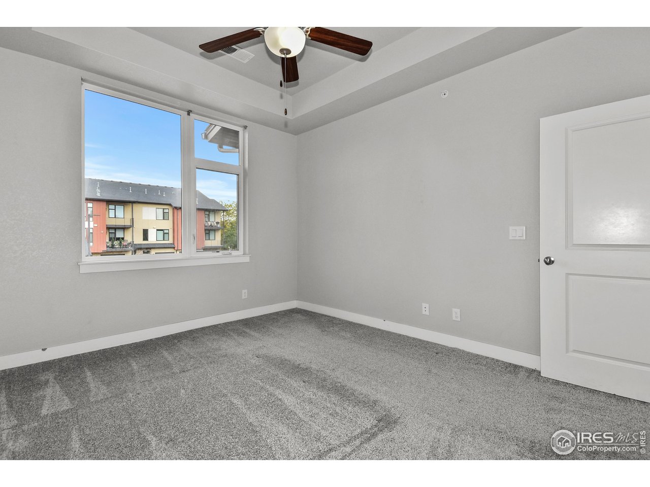 2750 Illinois Dr 10-206