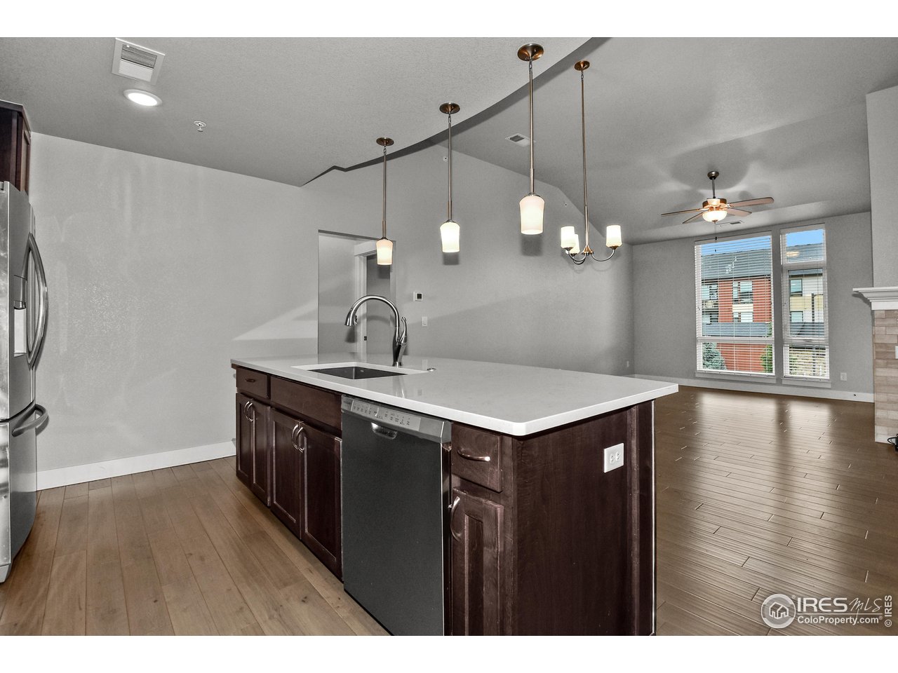 2750 Illinois Dr 10-206