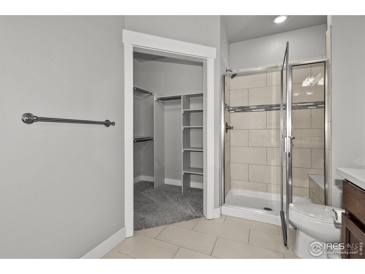 2750 Illinois Dr 10-206