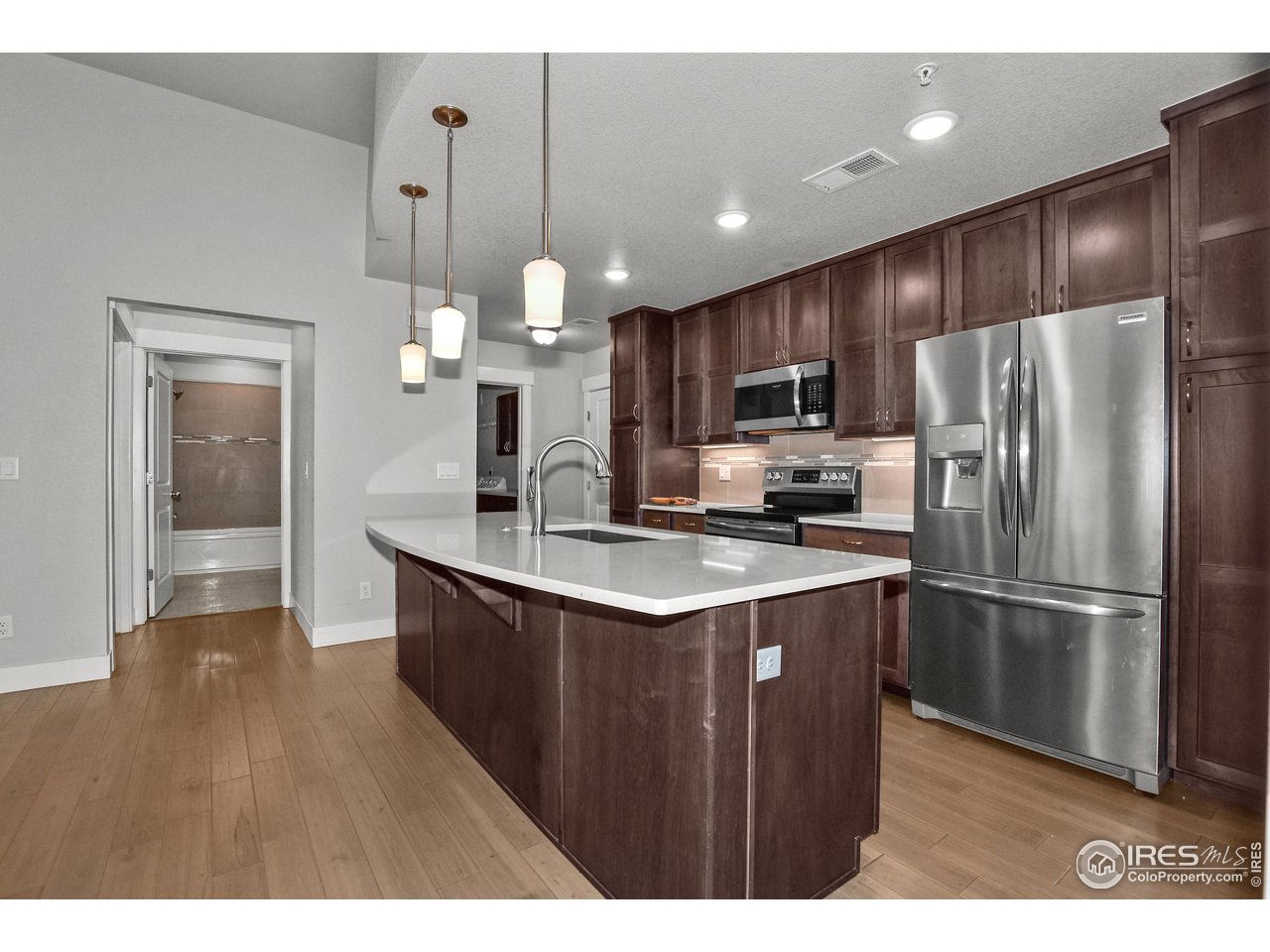 2750 Illinois Dr 10-206