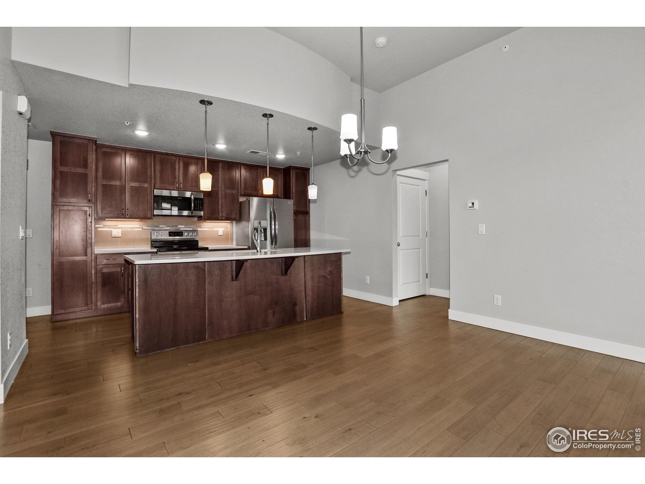 2750 Illinois Dr 10-206