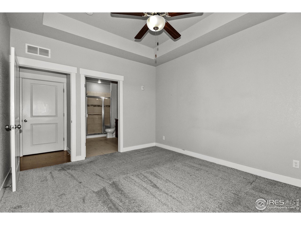 2750 Illinois Dr 10-206