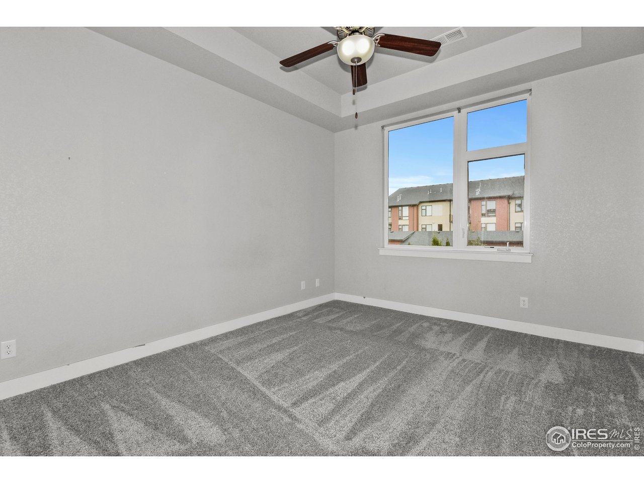 2750 Illinois Dr 10-206