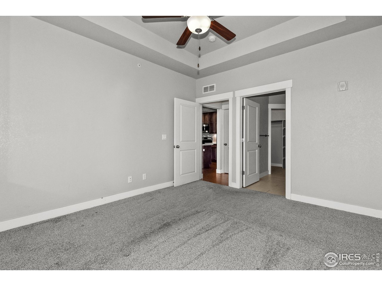 2750 Illinois Dr 10-206