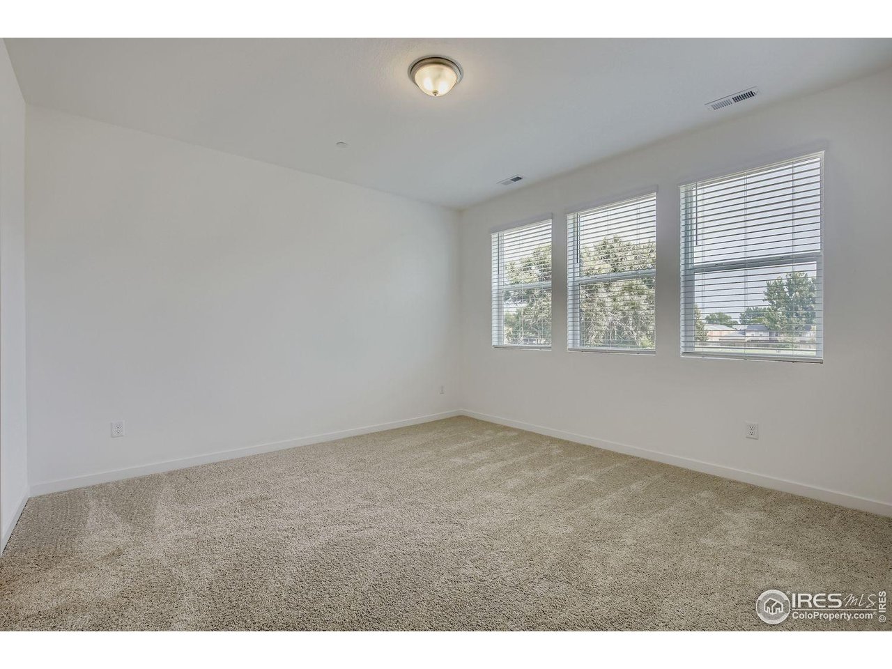 740 Nob Hill Ln