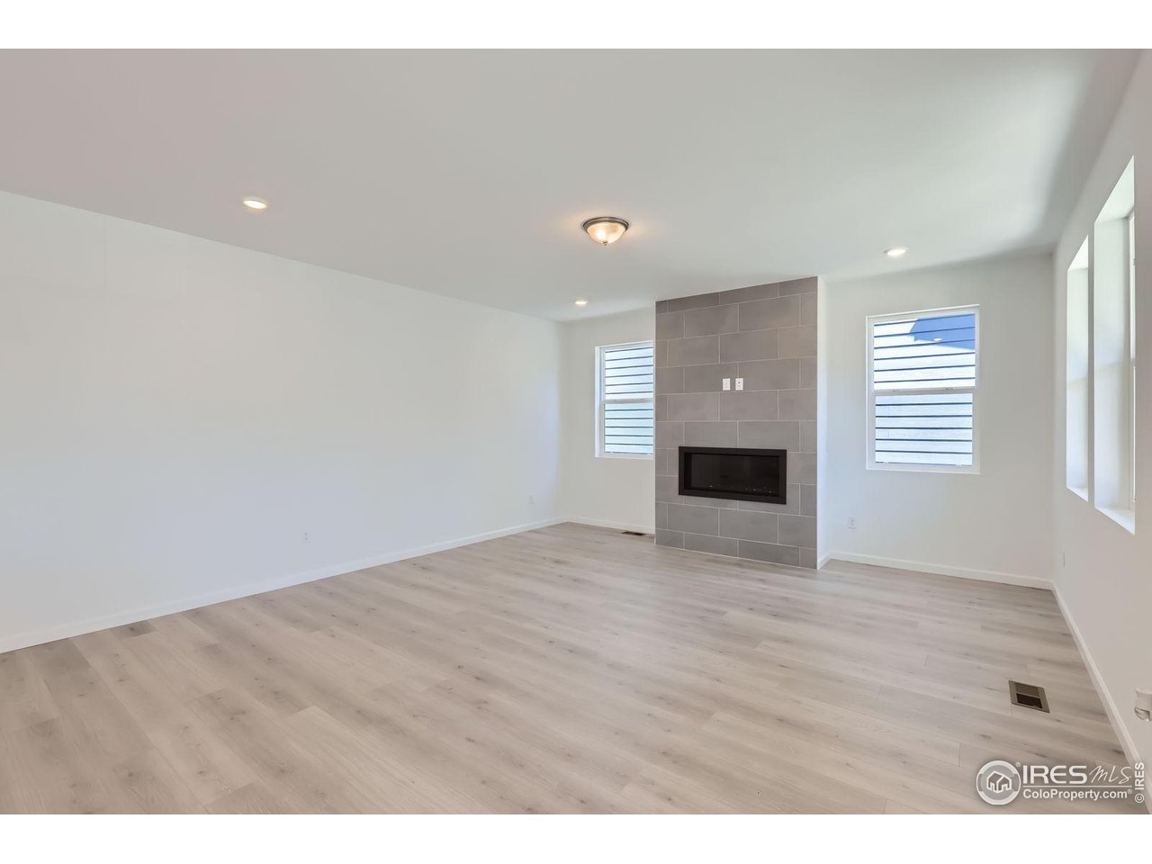 746 May Apple Ln