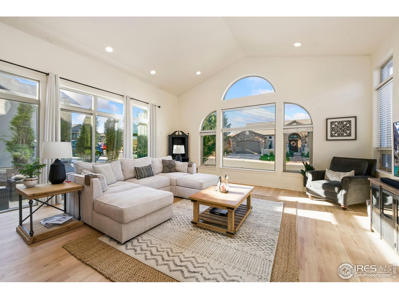 1999 Bayfront Dr