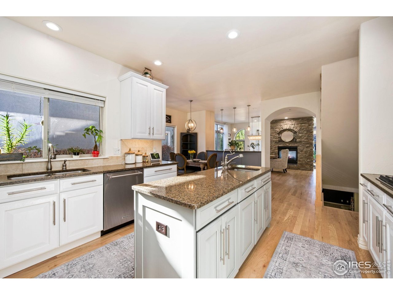 1999 Bayfront Dr