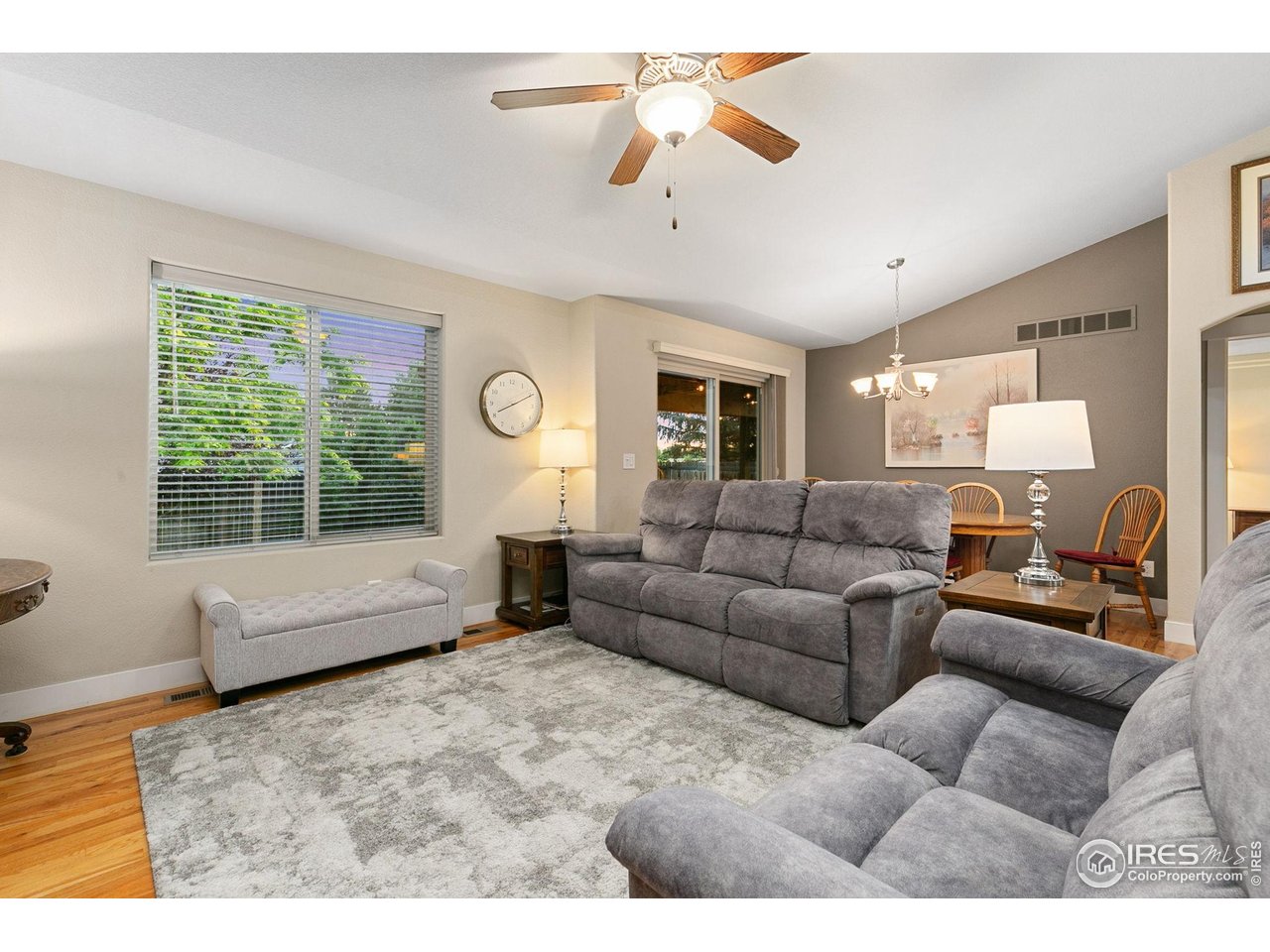 83 Evans St