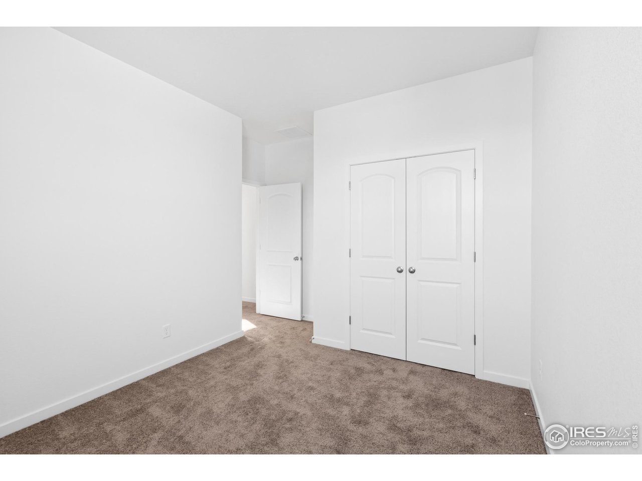 6390 Elk Pass Ln