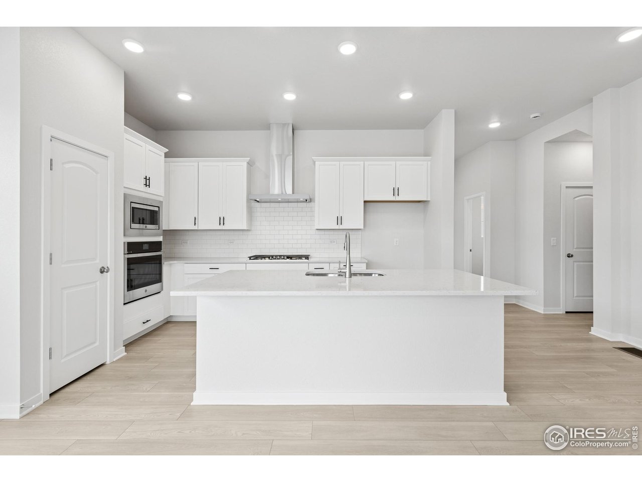 2703 Blue Iris Dr