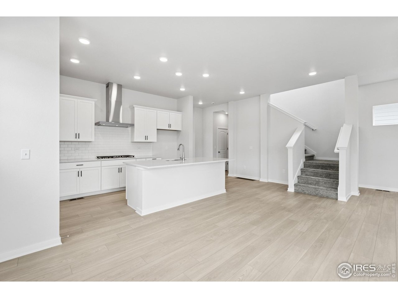 2703 Blue Iris Dr