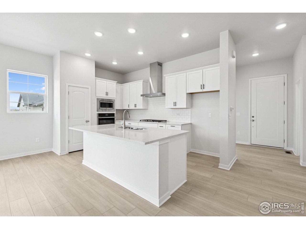 2703 Blue Iris Dr